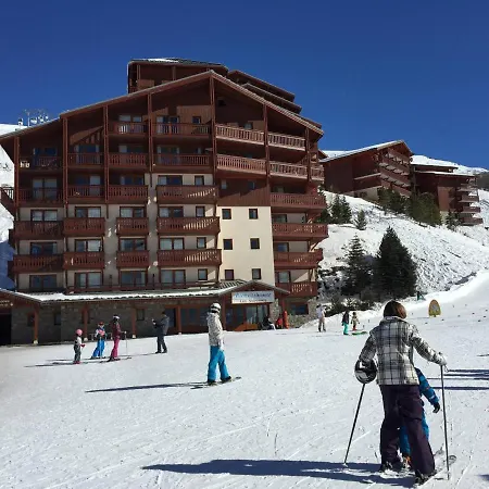 2 Pieces Cosy Aux Menuires, Balcon Sud-ouest, Pied Des Pistes, Proche Commodites - Fr-1-178-377 *